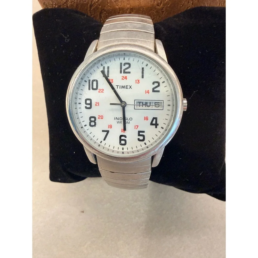 Timex Mens Easy Reader Indiglo Watch Silver Expansion Band White Dial W8 CR2016